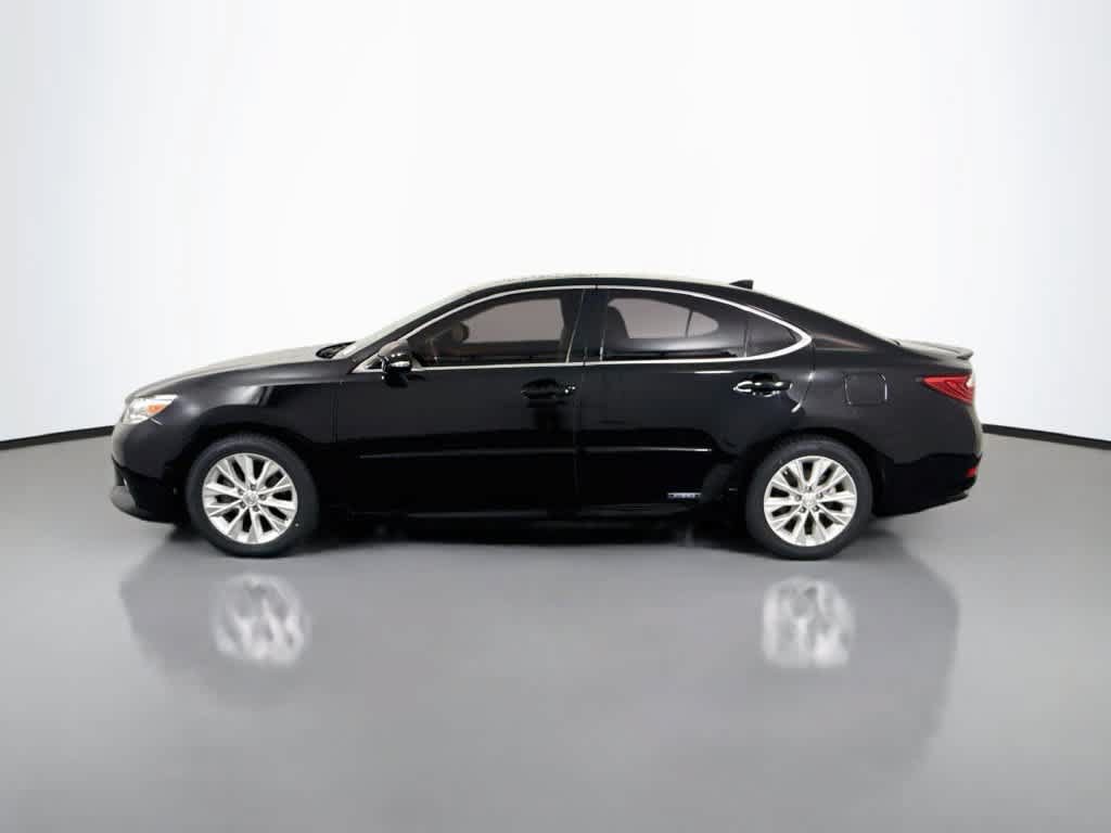 Used 2015 Lexus ES 300h w/ Navigation System Package FWD image 2