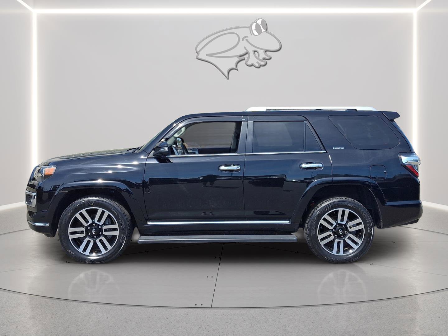 Used 2023 Toyota 4Runner Limited image 3