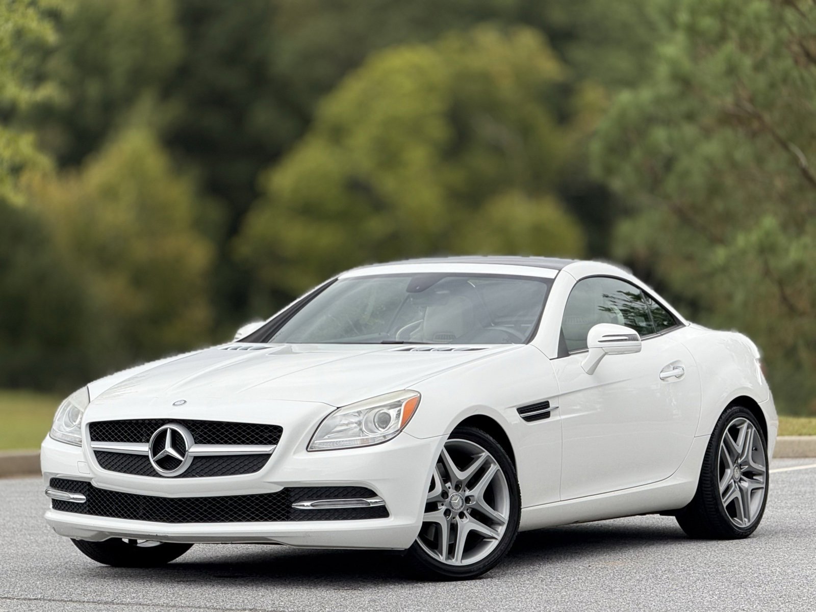 Used 2016 Mercedes-Benz SLK 300 image 7