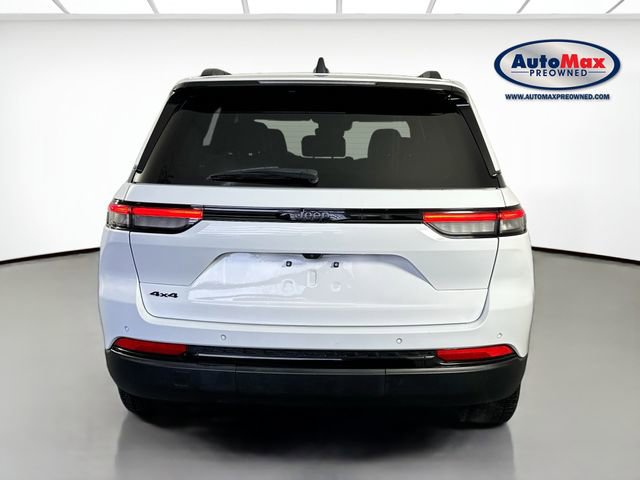 Used 2023 Jeep Grand Cherokee Altitude image 8