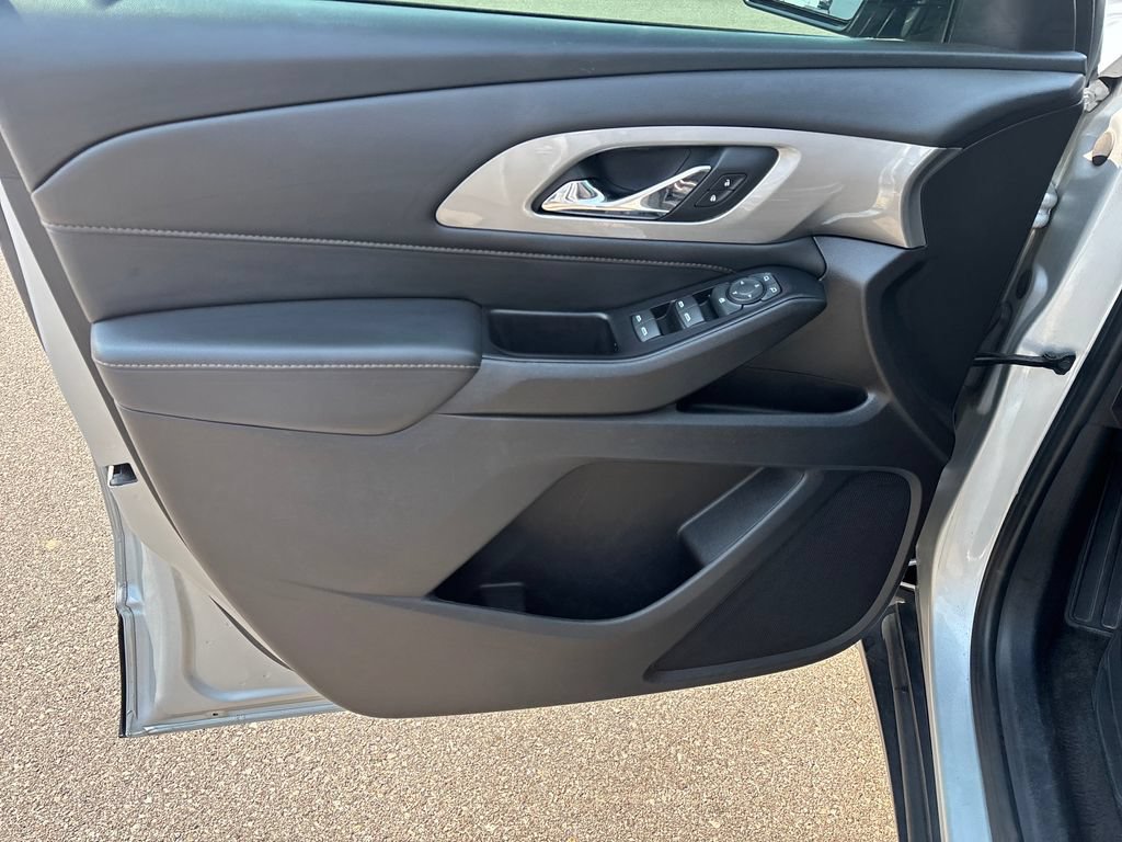 Used 2019 Chevrolet Traverse LS FWD image 13