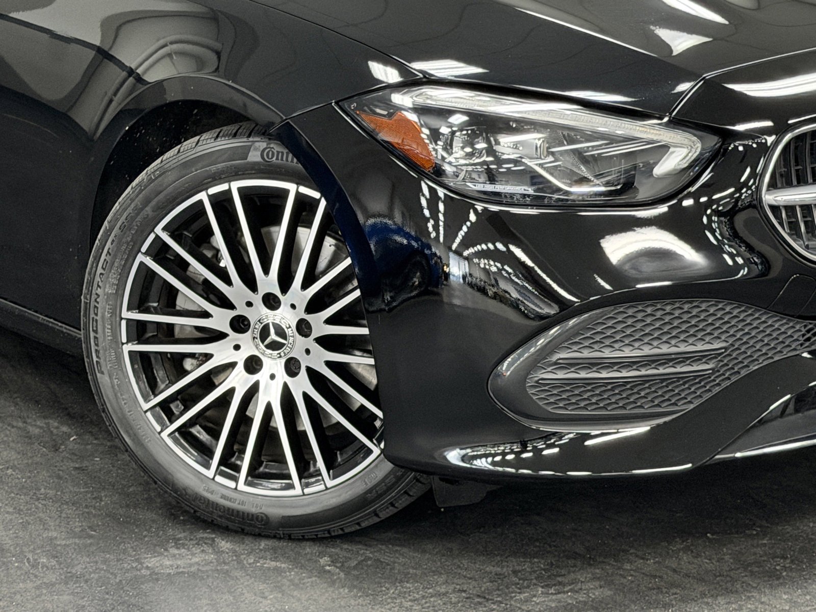 Used 2022 Mercedes-Benz C 300 Sedan image 4