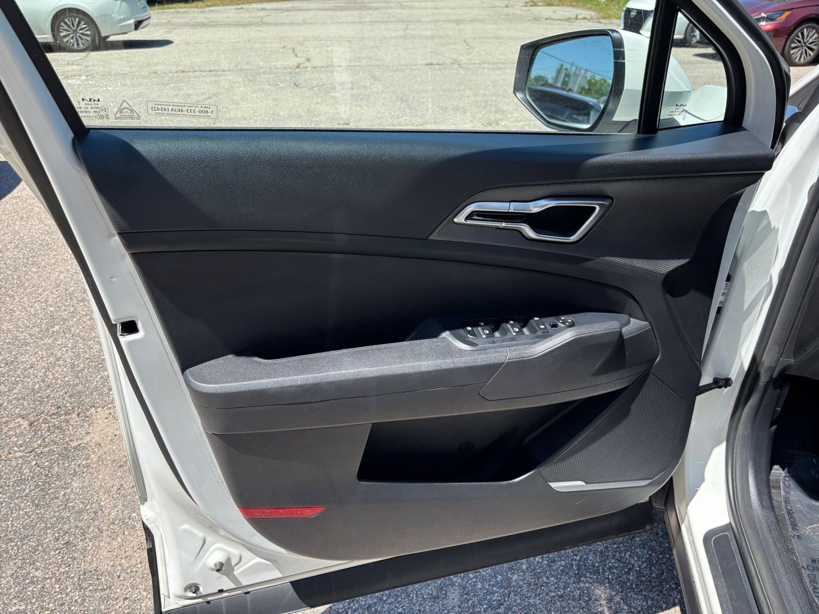 Used 2025 Kia Sportage LX FWD image 18