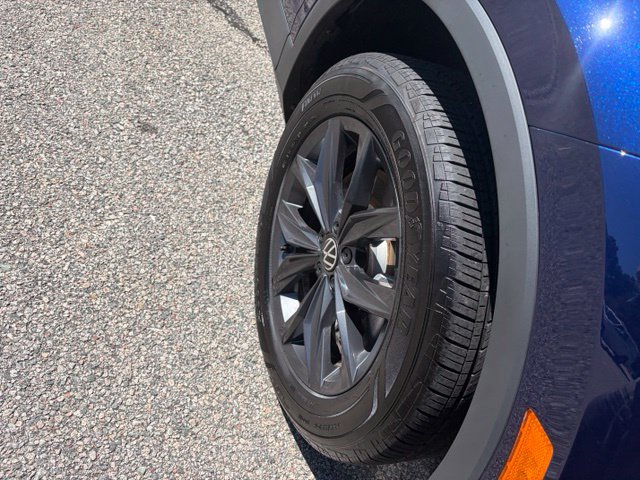 Certified 2024 Volkswagen Tiguan SE AWD/4WD image 10