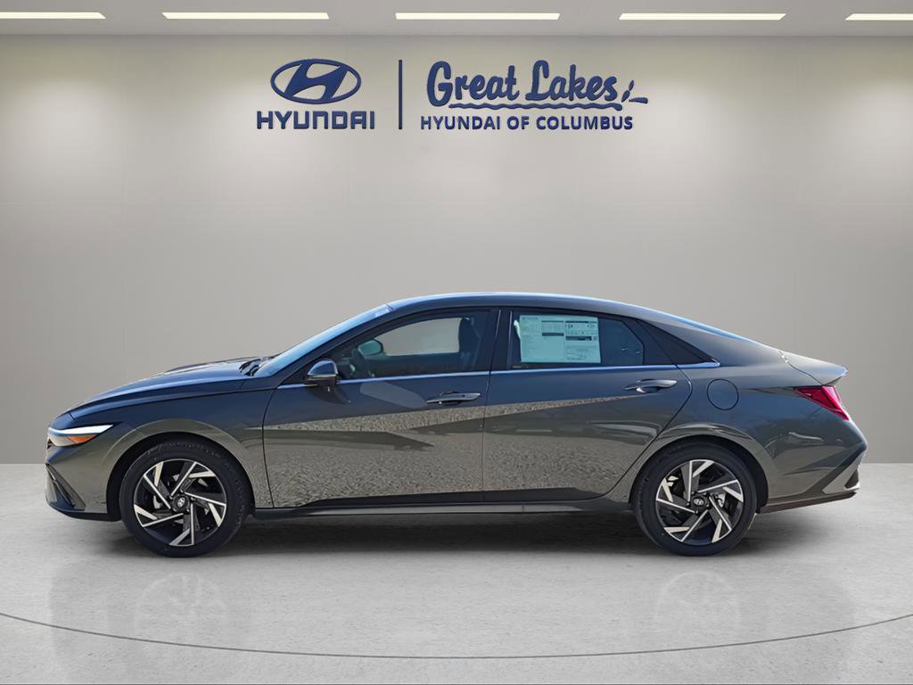 New 2026 Hyundai Elantra Limited FWD image 3