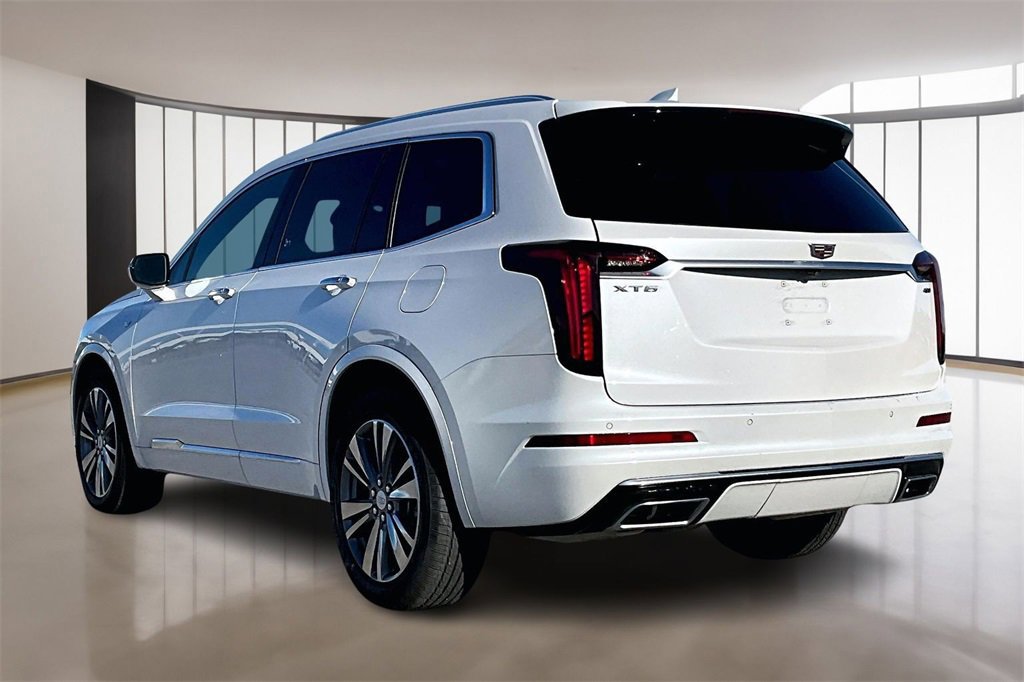 Used 2025 Cadillac XT6 Premium Luxury image 12