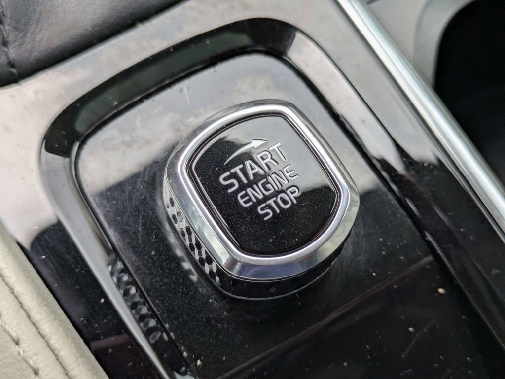 Used 2022 Volvo XC90 T6 Inscription w/ Lounge Package AWD/4WD image 32
