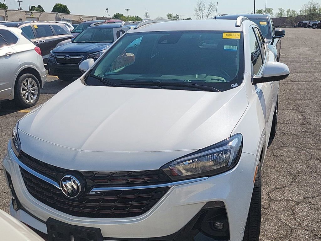 Used 2022 Buick Encore GX Select w/ Sport Touring Package FWD image 7