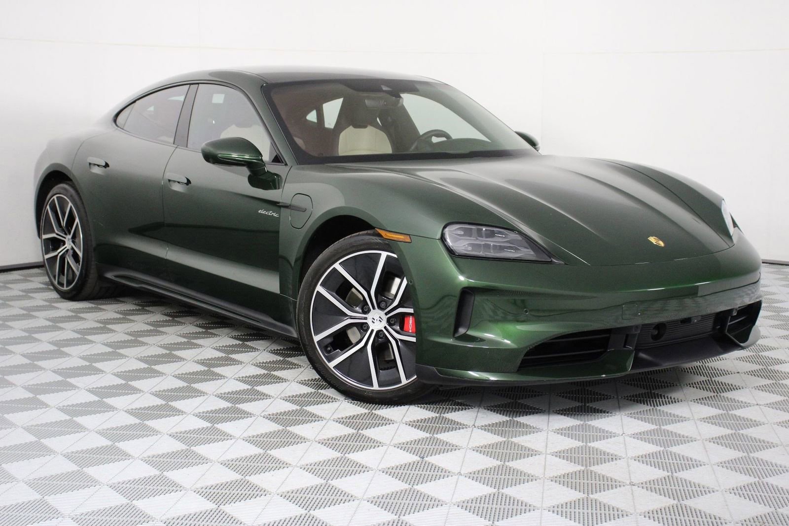 Certified 2026 Porsche Taycan 4S image 9