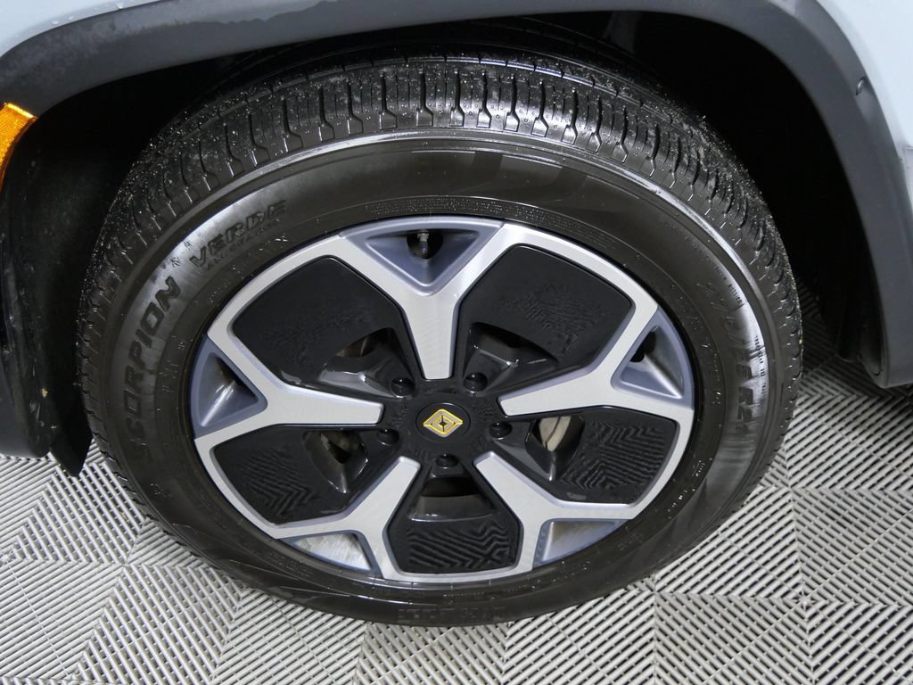 Used 2023 Rivian R1T Adventure Dual AWD/4WD image 11