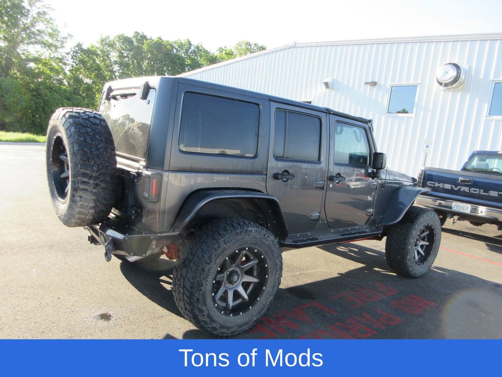 Used 2017 Jeep Wrangler Unlimited Rubicon AWD/4WD image 3