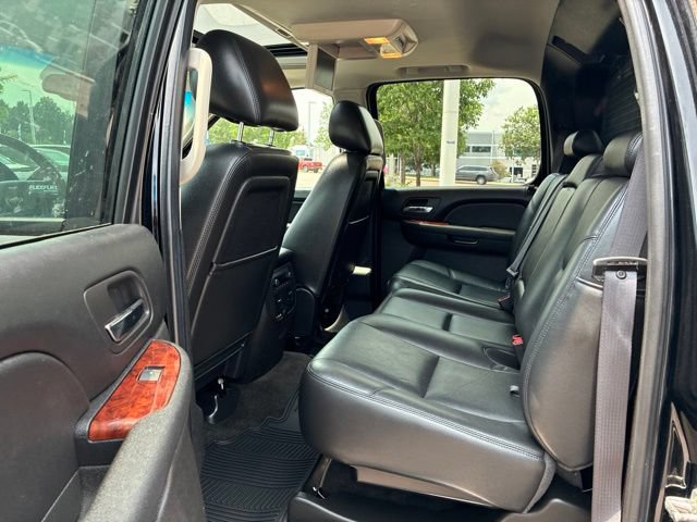 Used 2013 Chevrolet Avalanche LTZ AWD/4WD image 14