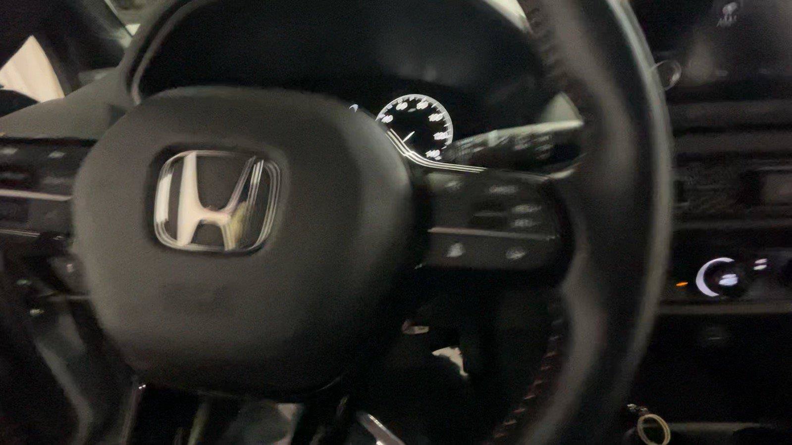 Certified 2025 Honda HR-V Sport image 36