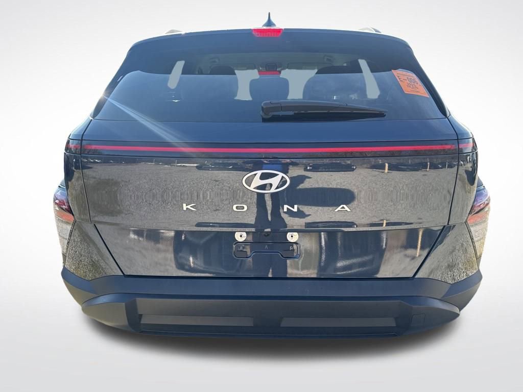 Used 2025 Hyundai Kona SEL image 5