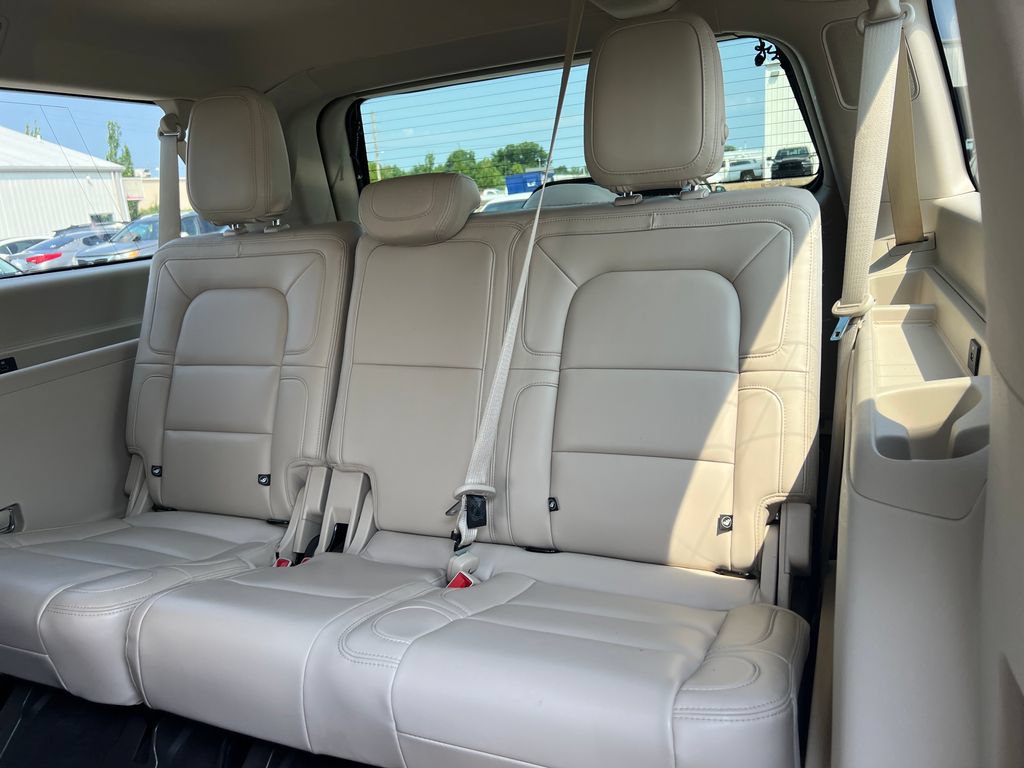 Used 2020 Lincoln Navigator L Reserve w/ Luxury Package AWD/4WD image 25