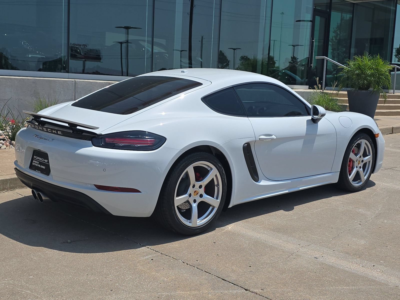 Certified 2023 Porsche 718 Cayman S RWD image 7