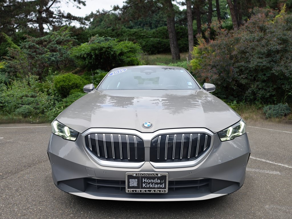 Used 2026 BMW 530i xDrive AWD/4WD image 2