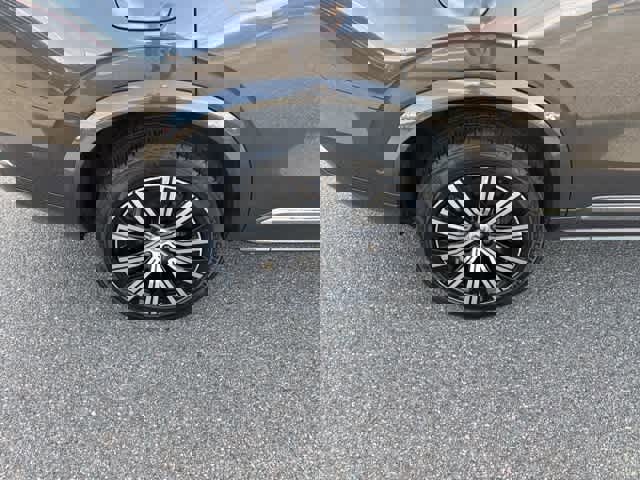 Used 2023 Volvo XC90 B6 Plus w/ Protection Package image 9