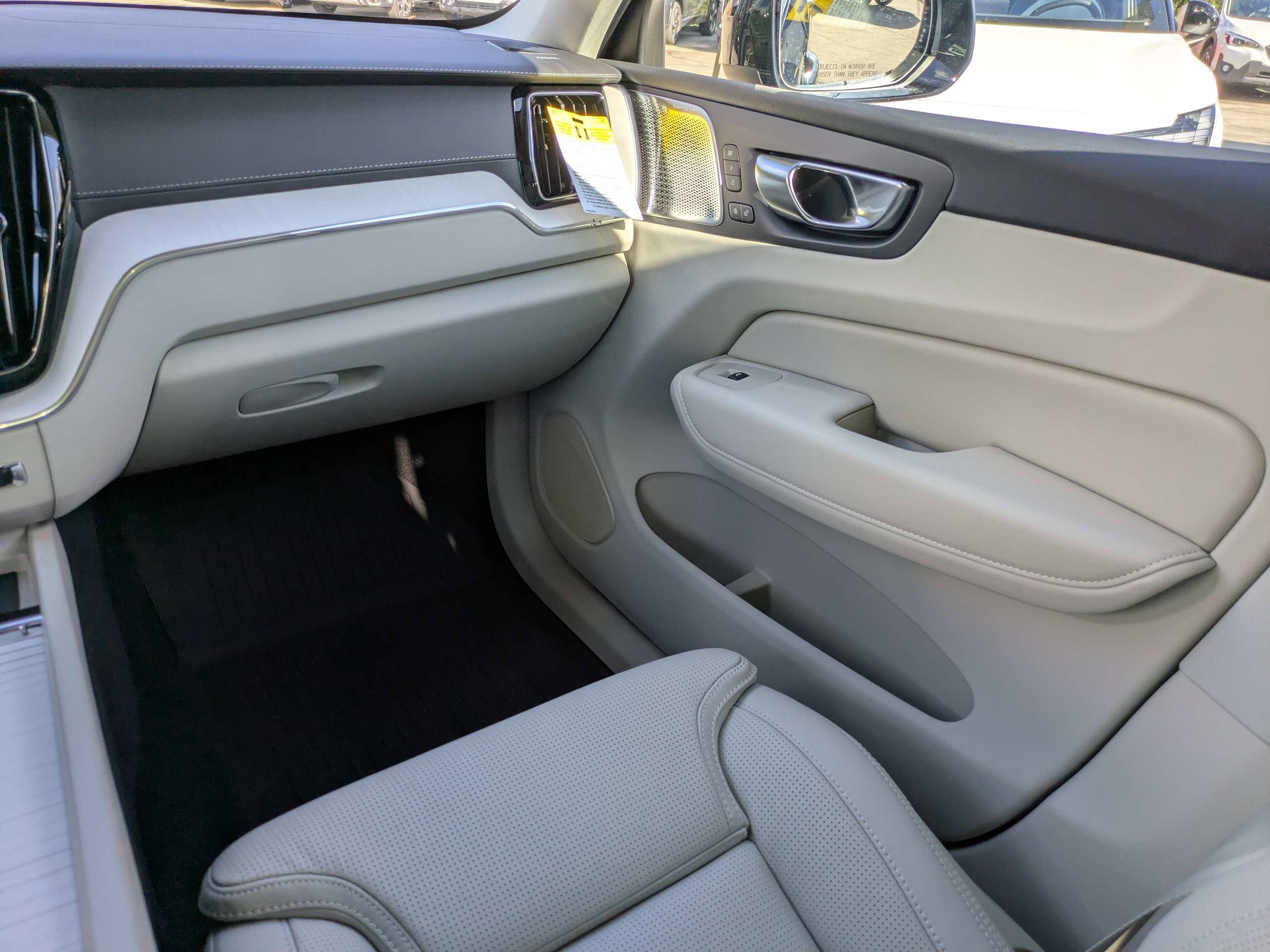 New 2026 Volvo XC60 B5 Ultra w/ Protection Package Premier image 18