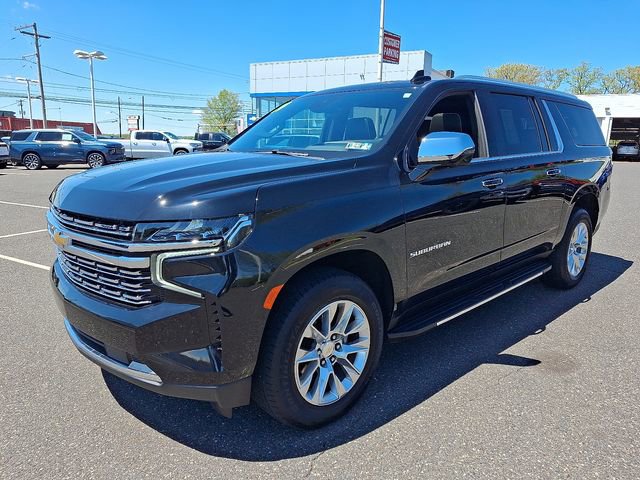 Certified 2024 Chevrolet Suburban Premier w/ Premium Package AWD/4WD image 3