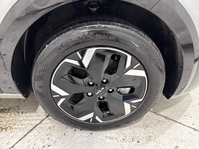 Certified 2024 Kia Niro Wind w/ Wind Preserve Package FWD image 32