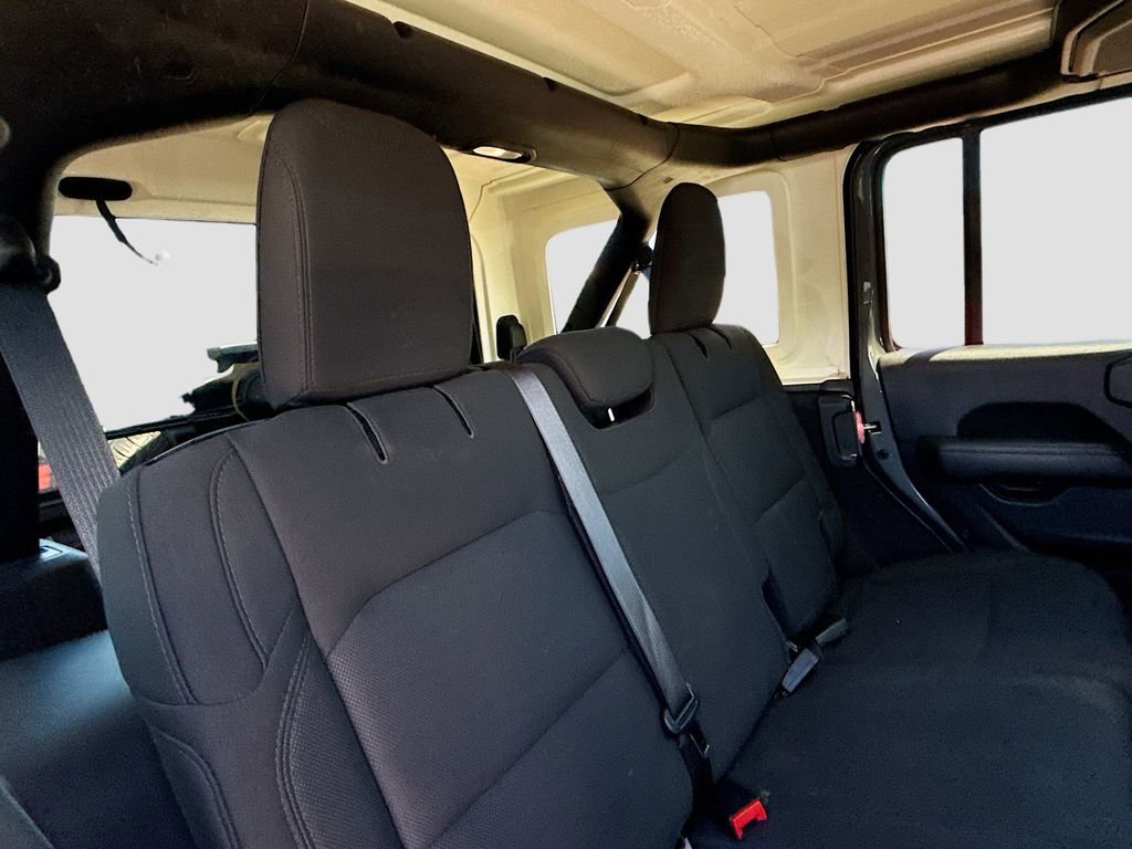 Used 2019 Jeep Wrangler Unlimited Sahara image 31