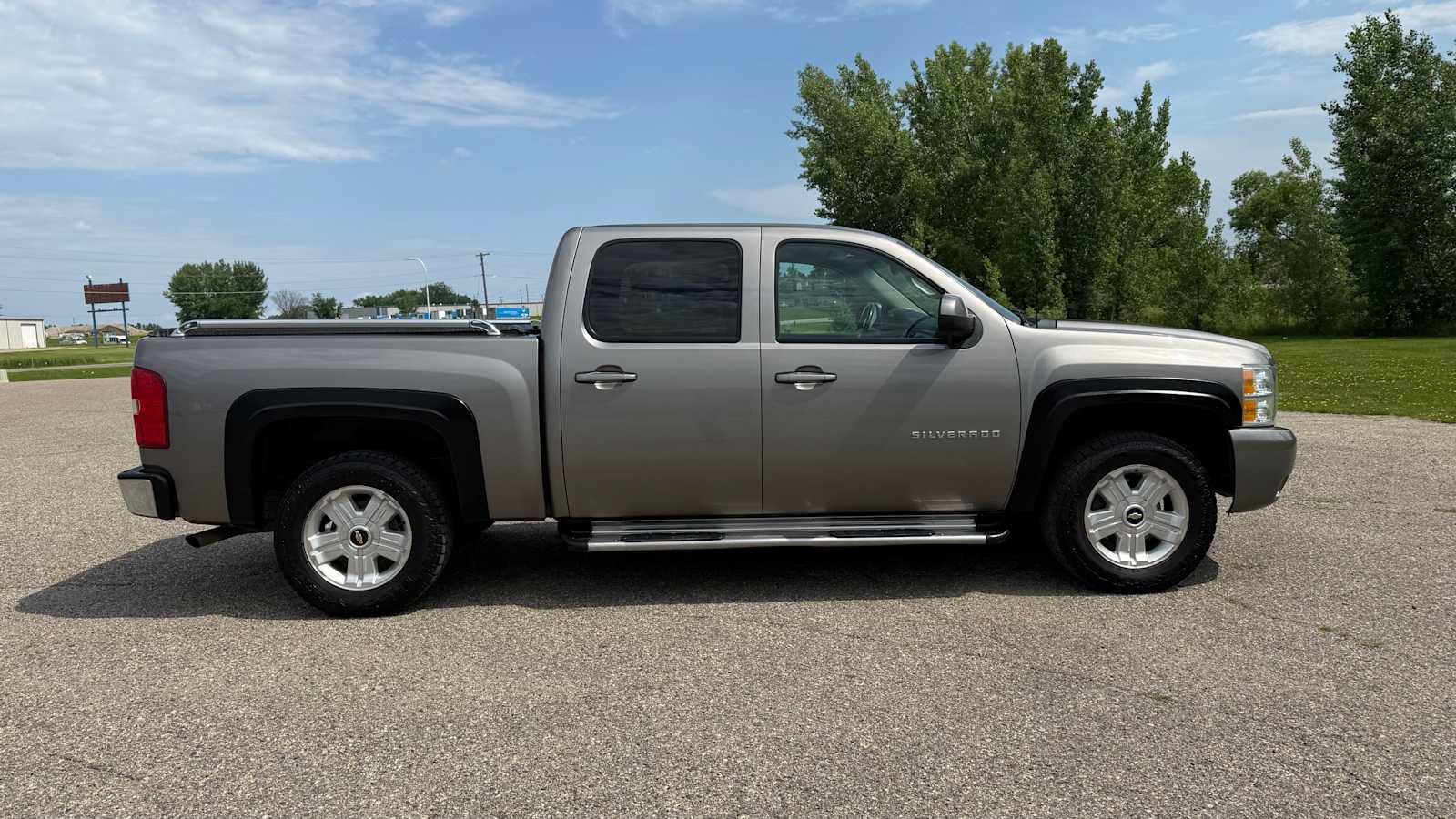 Used 2013 Chevrolet Silverado 1500 LTZ w/ LTZ Plus Package AWD/4WD image 3