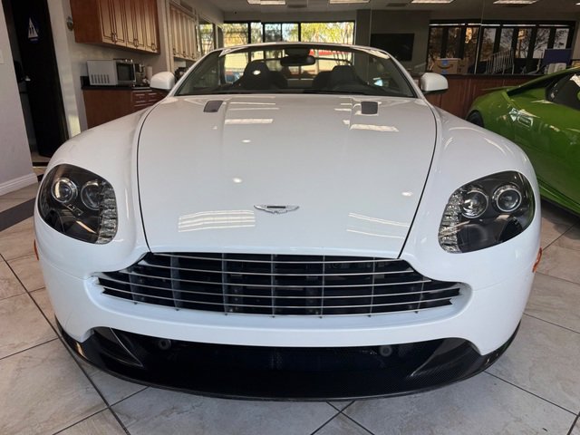 Used 2012 Aston Martin V8 Vantage S image 16