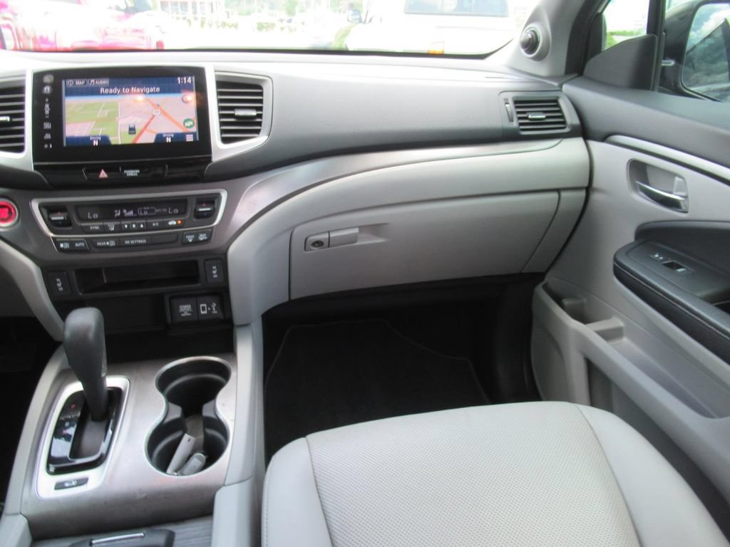Used 2017 Honda Ridgeline RTL-T image 14