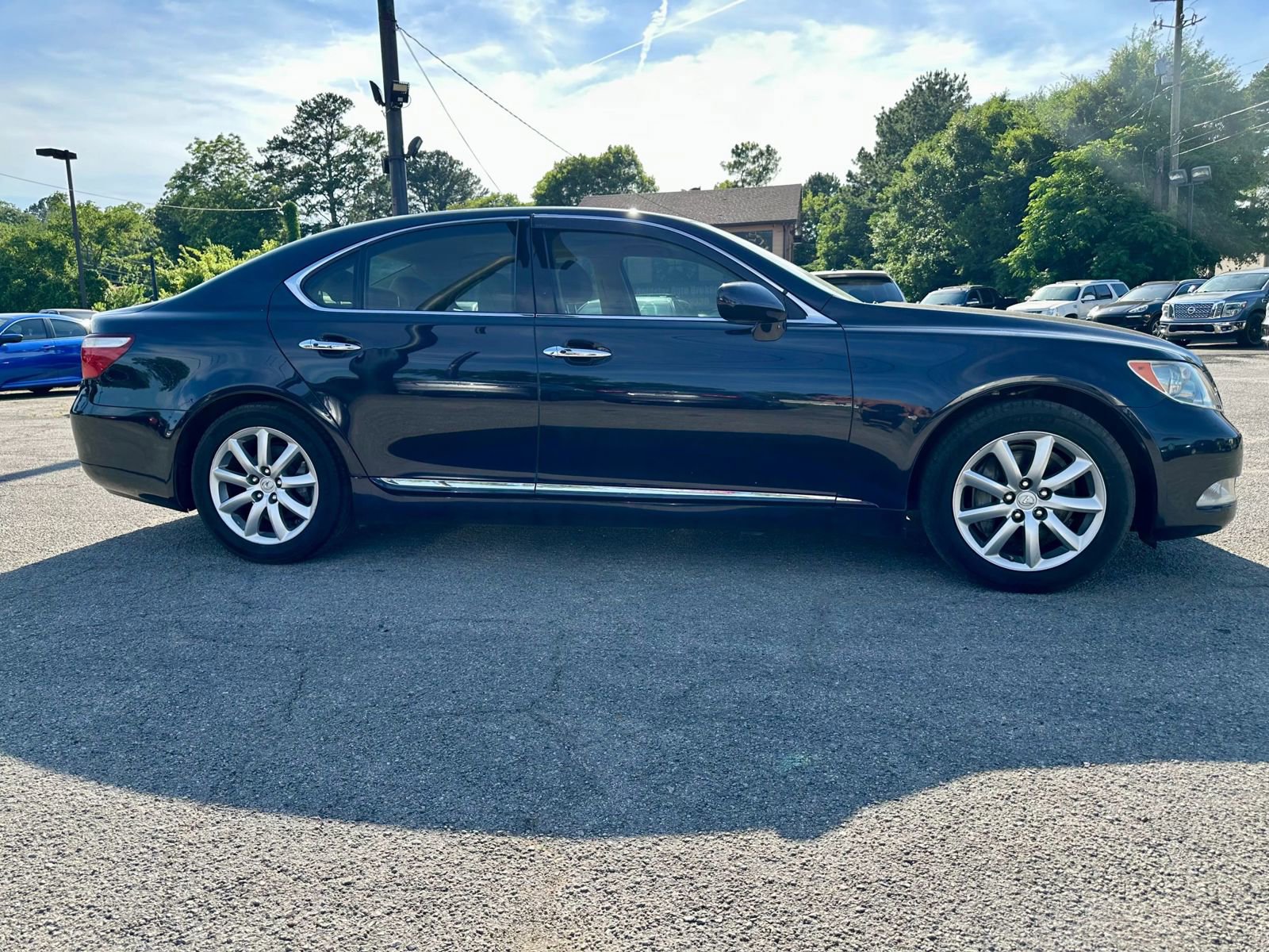 Used 2008 Lexus LS 460 RWD image 2