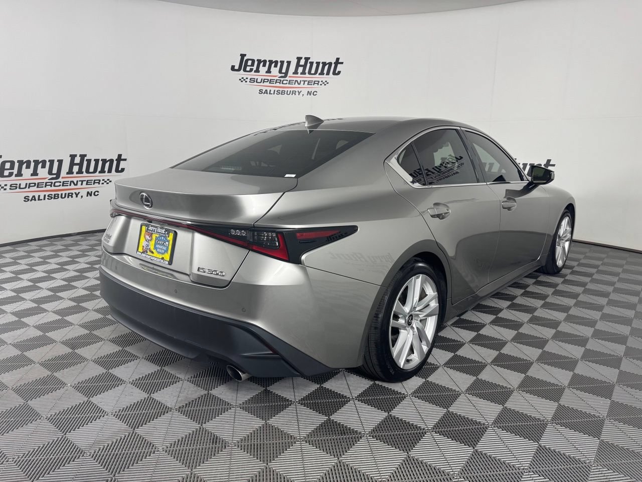 Used 2023 Lexus IS 300 w/ Comfort Package RWD image 6