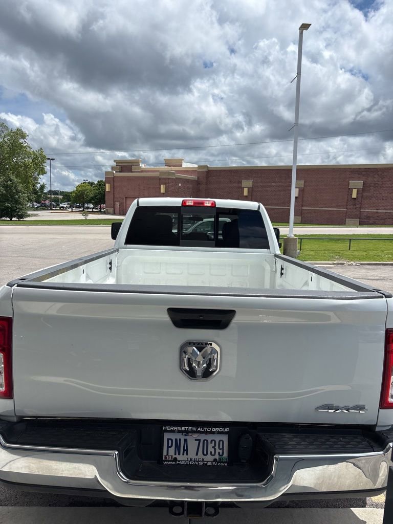 Used 2024 RAM 3500 Tradesman w/ Chrome Appearance Group AWD/4WD image 12