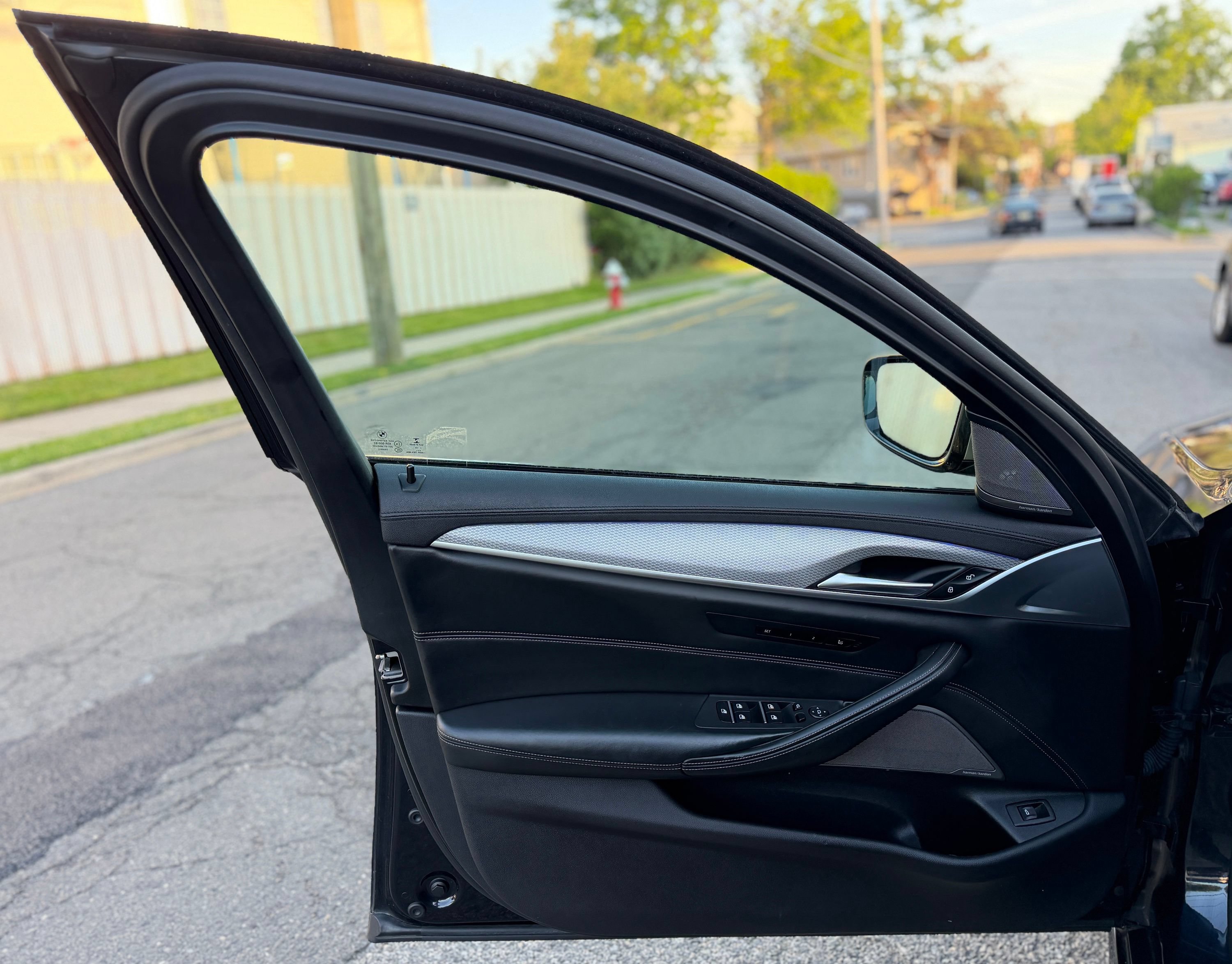Used 2019 BMW M550i xDrive AWD/4WD image 11