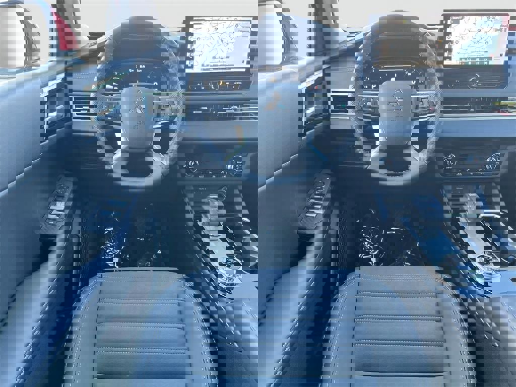 New 2025 Mitsubishi Outlander SE image 27