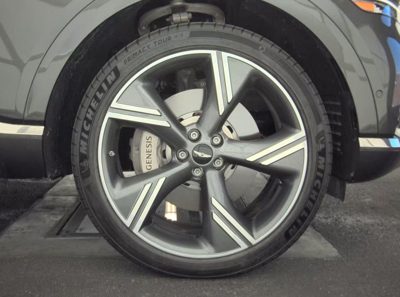 Used 2025 Genesis GV80 2.5T Prestige AWD/4WD image 12
