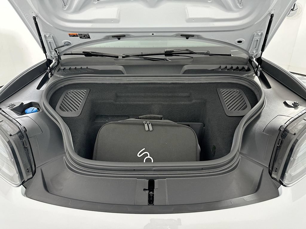 Certified 2025 Porsche Macan Electric RWD image 32