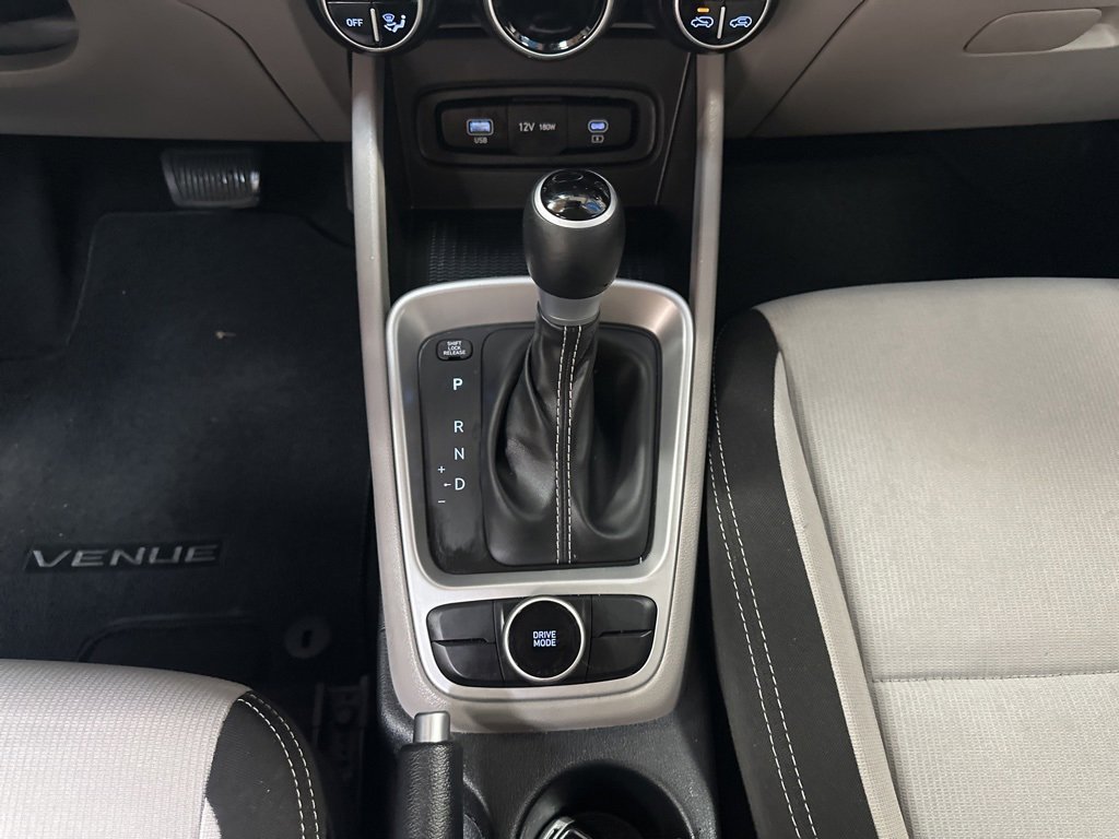 Certified 2025 Hyundai Venue SEL image 21