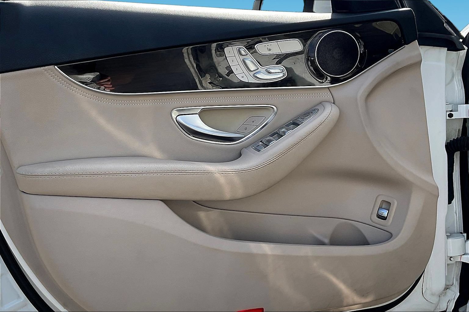 Used 2015 Mercedes-Benz C 300 4MATIC Sedan image 19