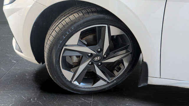 Used 2022 Hyundai Elantra Limited FWD image 30
