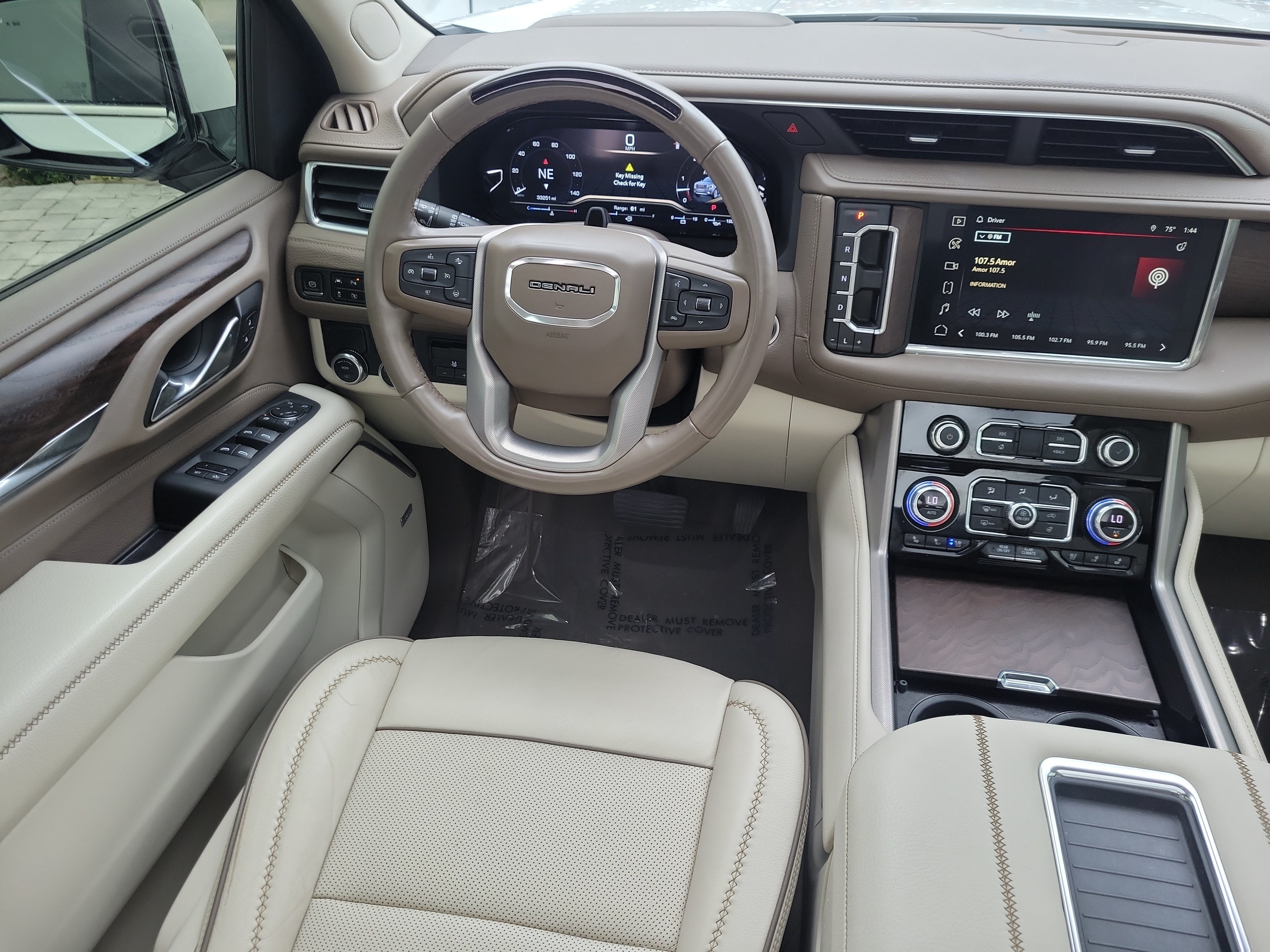 Used 2023 GMC Yukon Denali w/ Denali Reserve Package RWD image 17