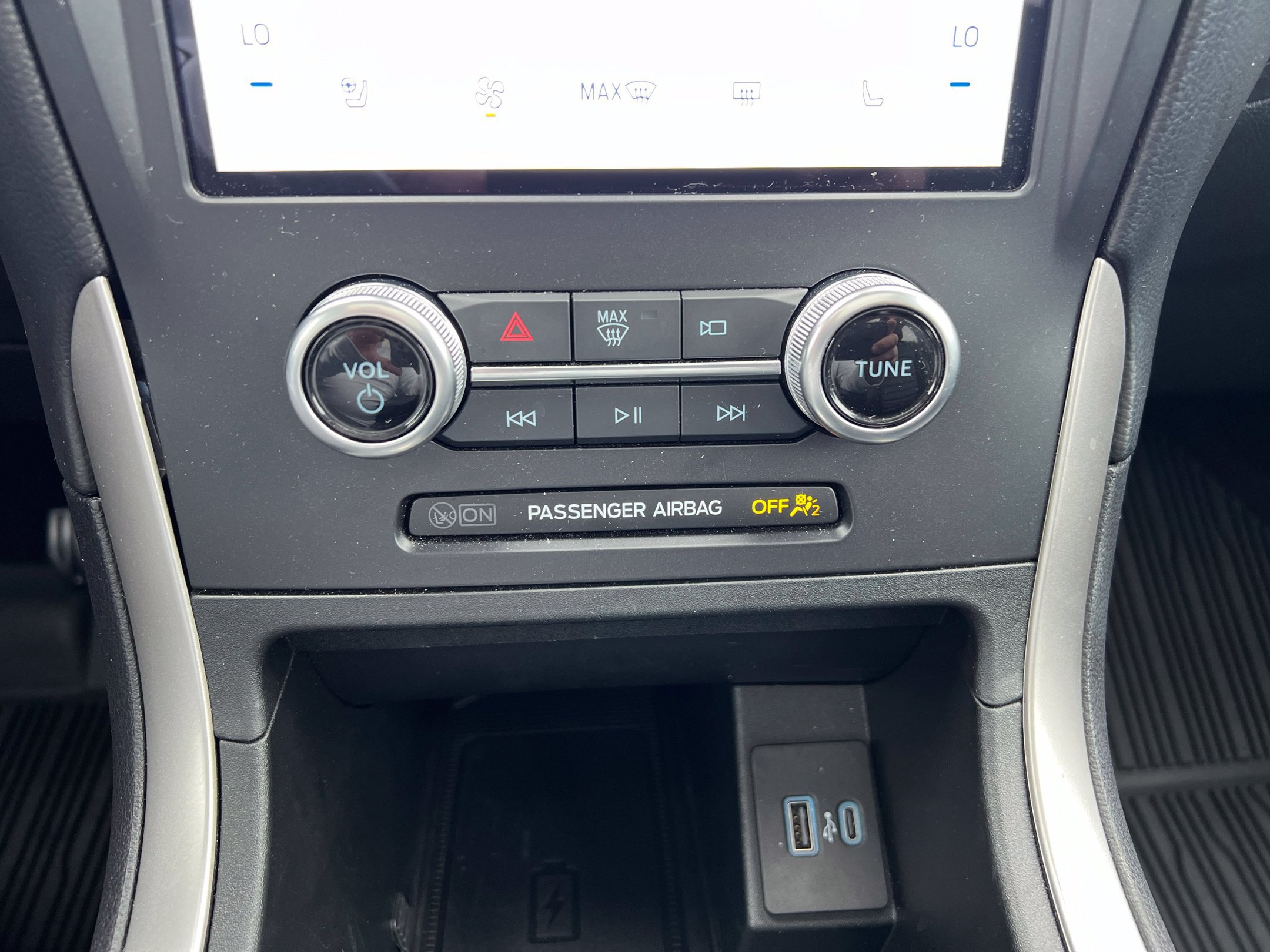 Used 2024 Ford Edge SEL w/ Convenience Package AWD/4WD image 32