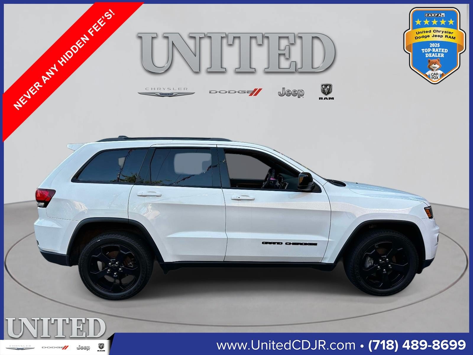 Used 2018 Jeep Grand Cherokee Laredo AWD/4WD image 2