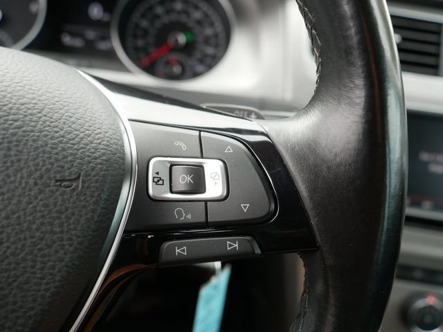 Used 2016 Volkswagen Golf S FWD image 26