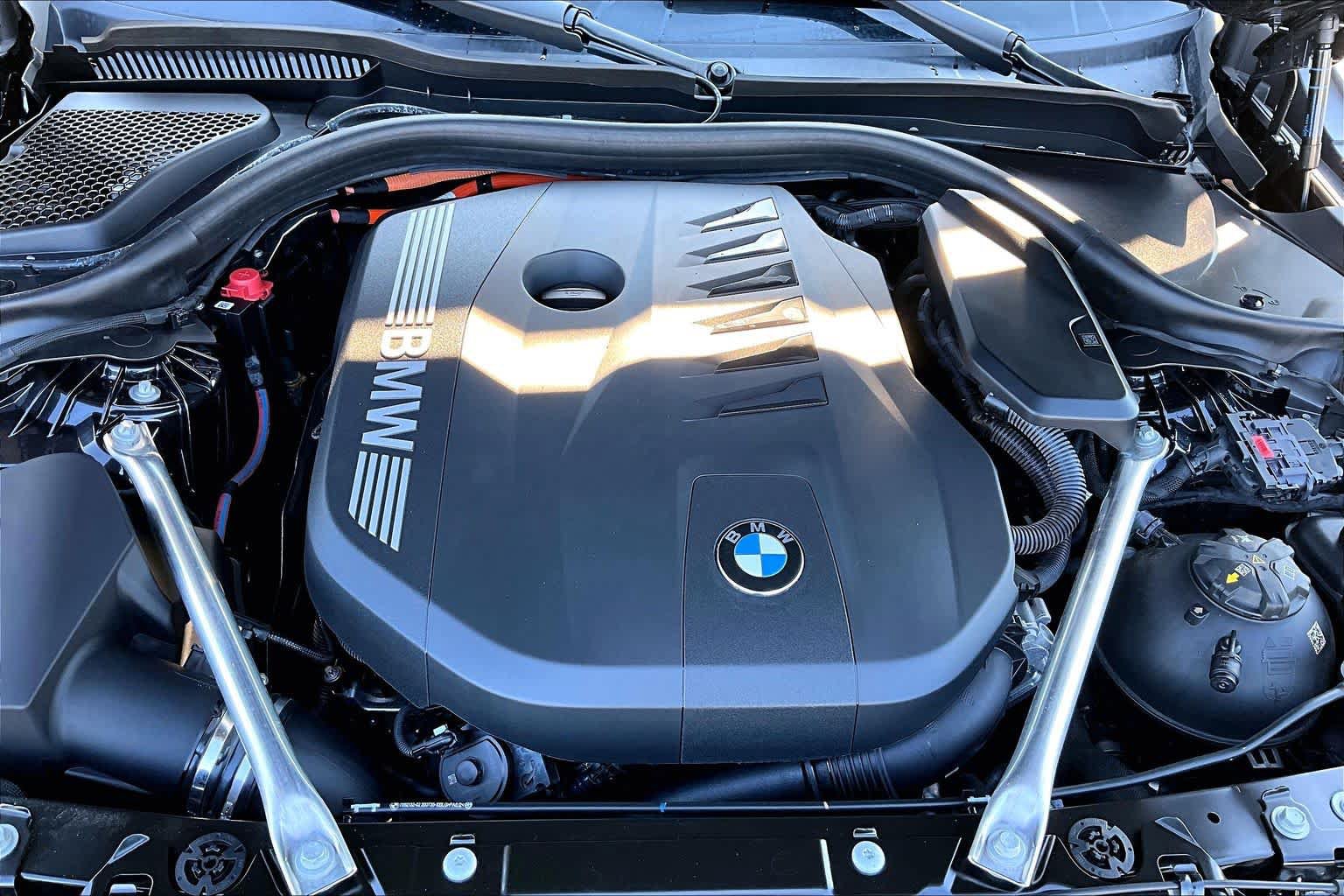 Used 2026 BMW 550e xDrive AWD/4WD image 33