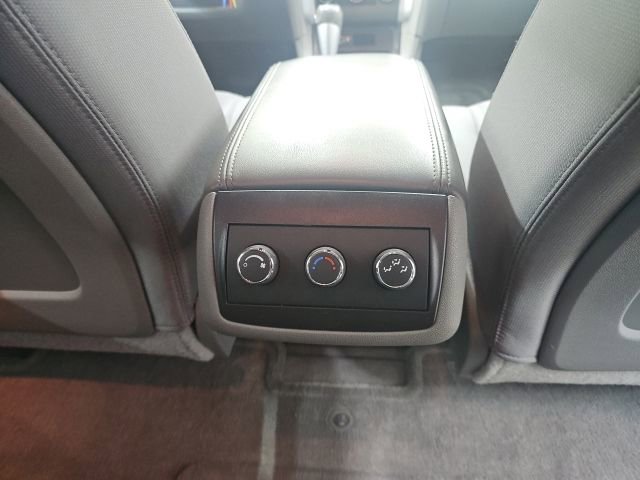 Used 2009 Chevrolet Traverse LT FWD image 13