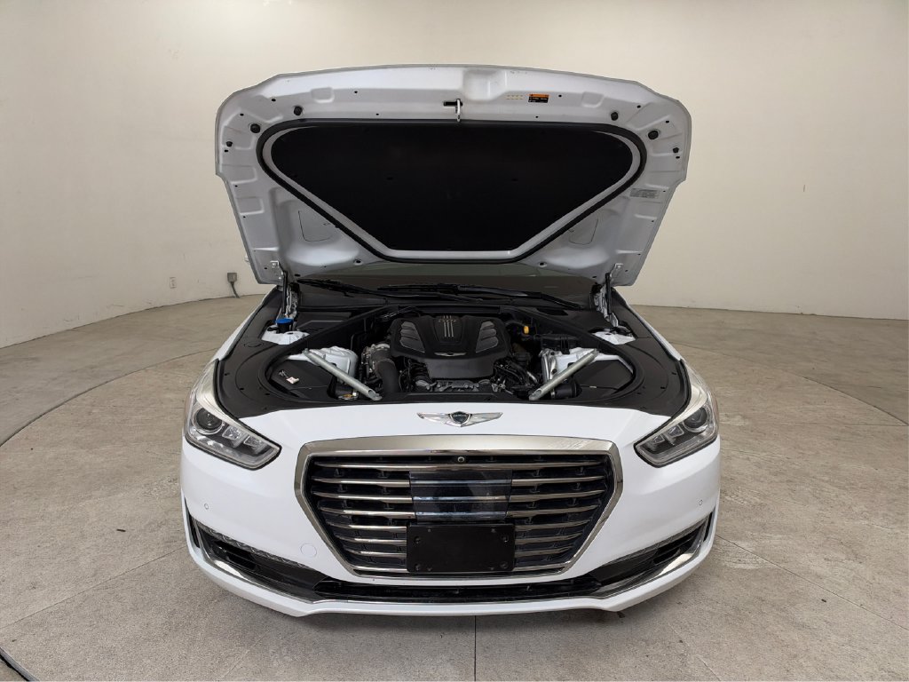 Used 2018 Genesis G90 3.3T Premium RWD image 28