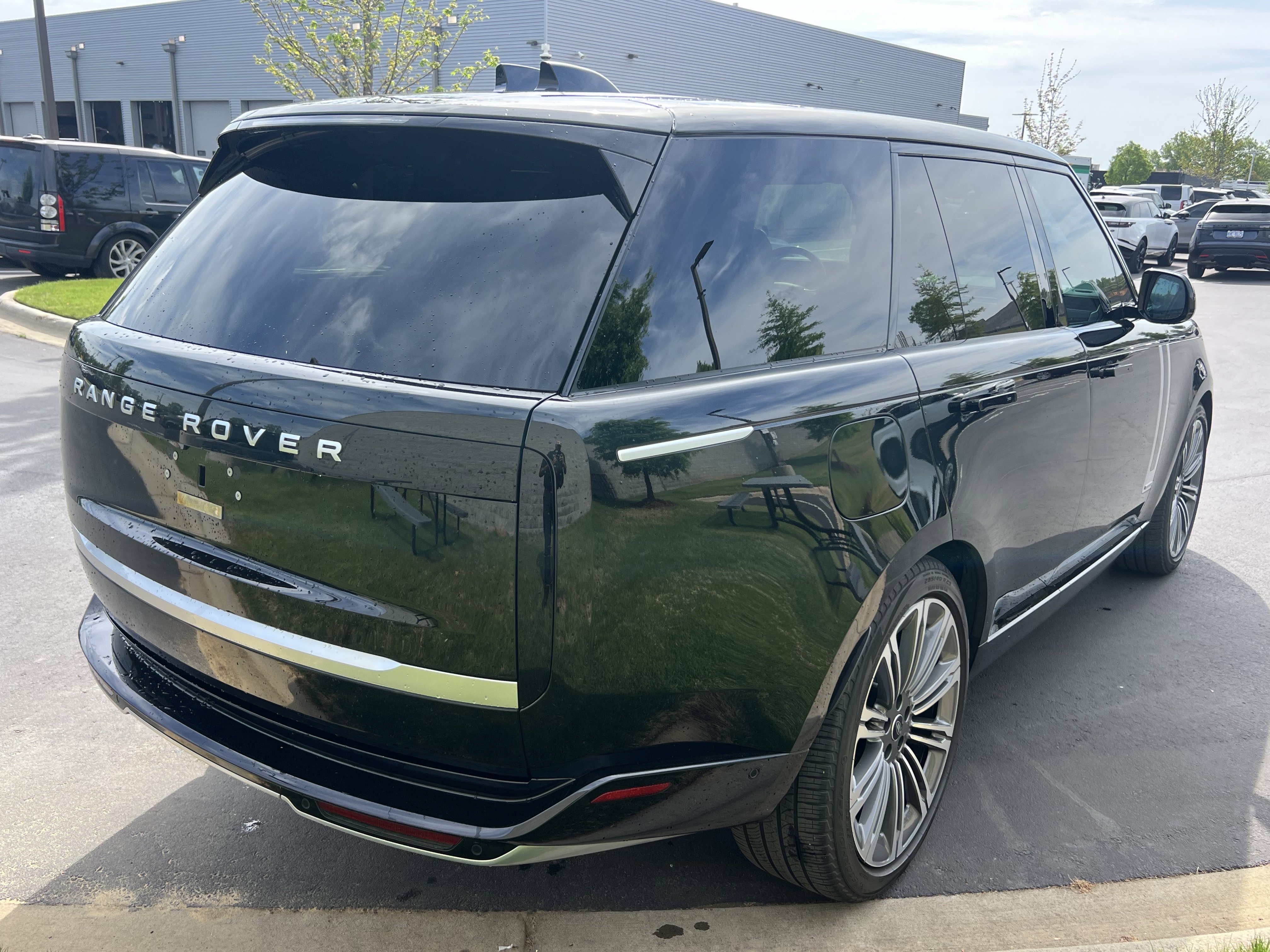 Certified 2024 Land Rover Range Rover Autobiography image 7