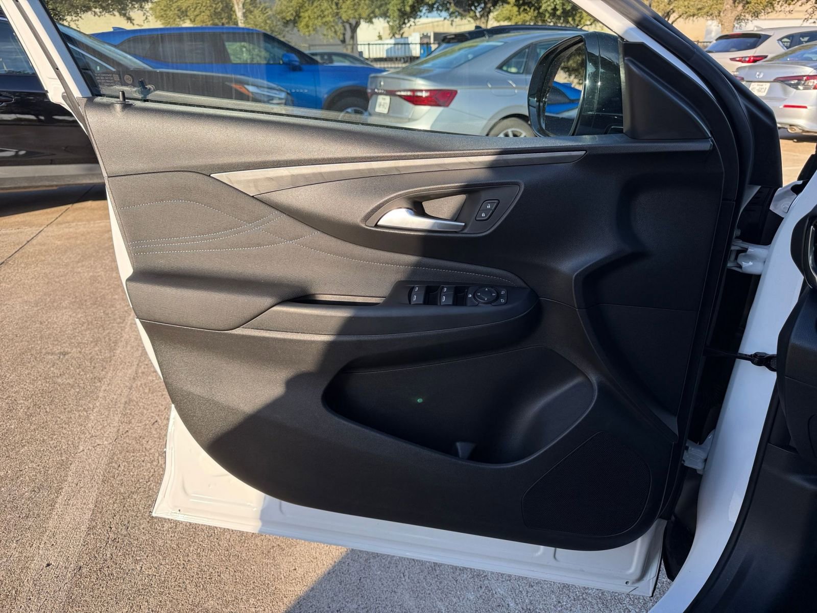 Used 2025 Buick Envista Sport Touring image 20