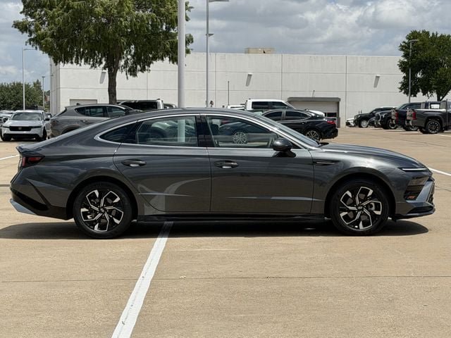 Used 2025 Hyundai Sonata SEL FWD image 5