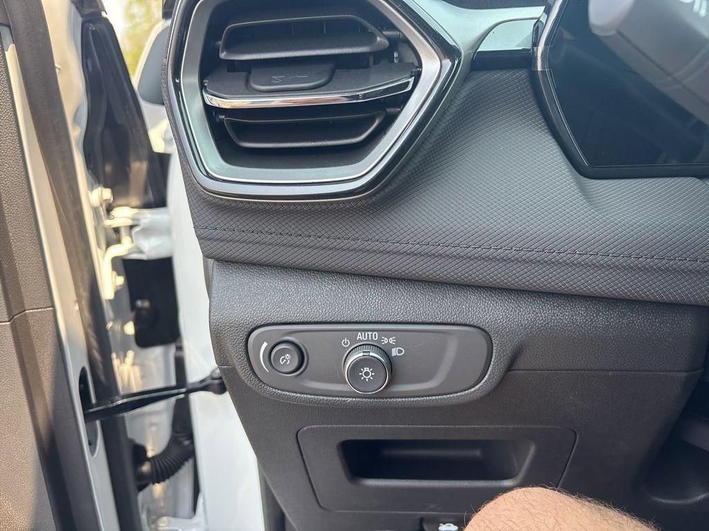 New 2025 Chevrolet TrailBlazer LT image 14